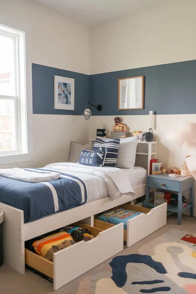 Bed With Hidden Storage Drawers