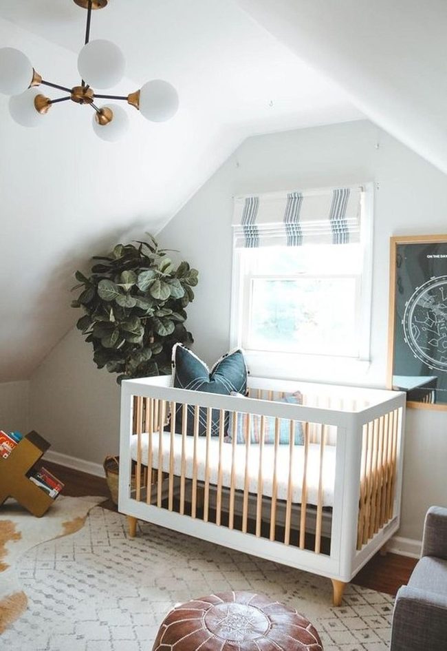 Blue Crib, Striped Light