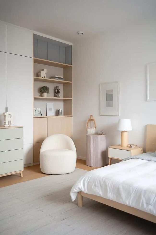 Lamp Wood Meets Diffused Neutrals