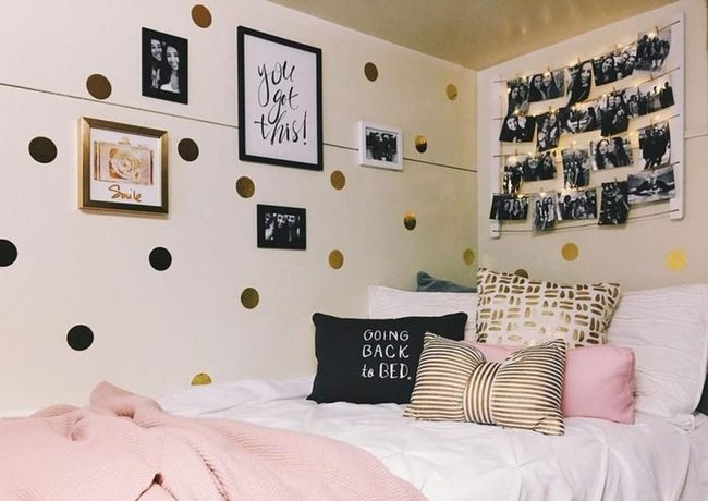 Gold Dots Frame Spotlight