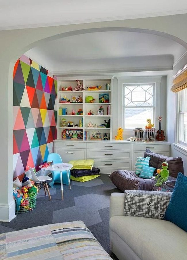 Geometric Triangles, Colorful Play