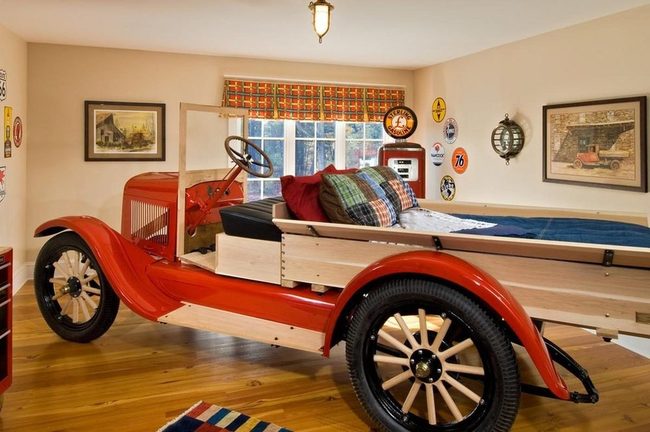 Red Truck Bed Feature
