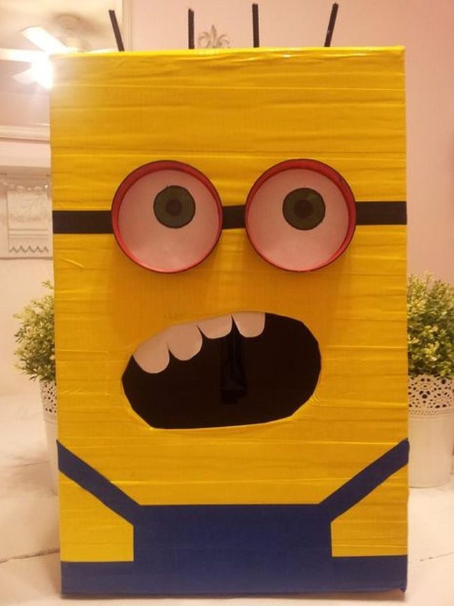 Yellow Boxes, Cartoon Surprise Face