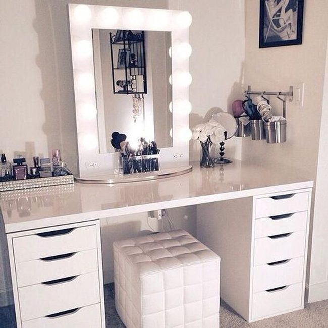 White Vanity Round Lights