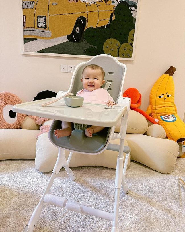 Bright High Chair, Family Mealtime Essential