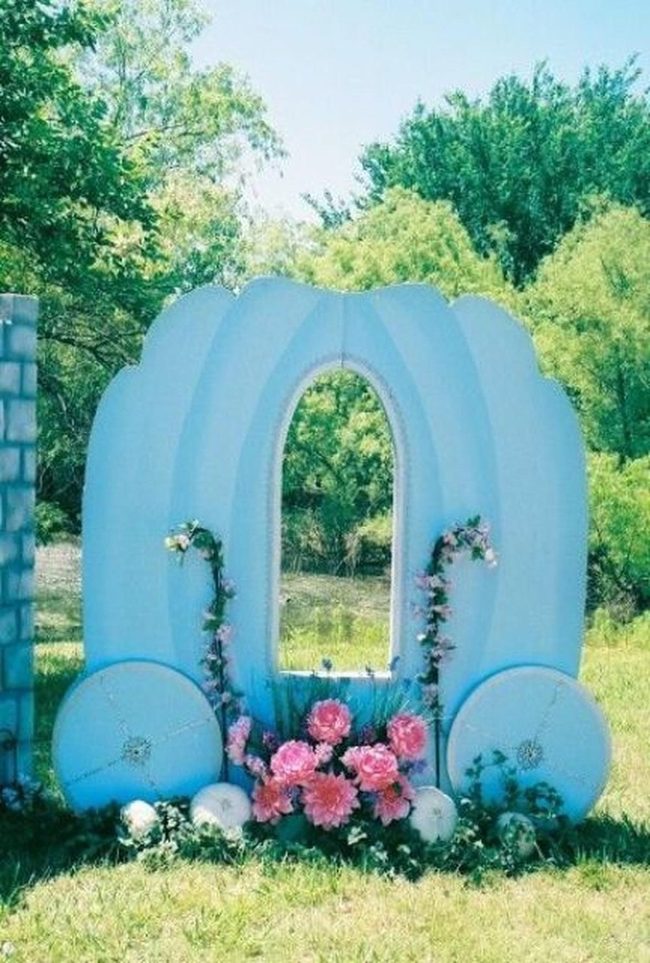 Blue Wheels Garden Wonderland