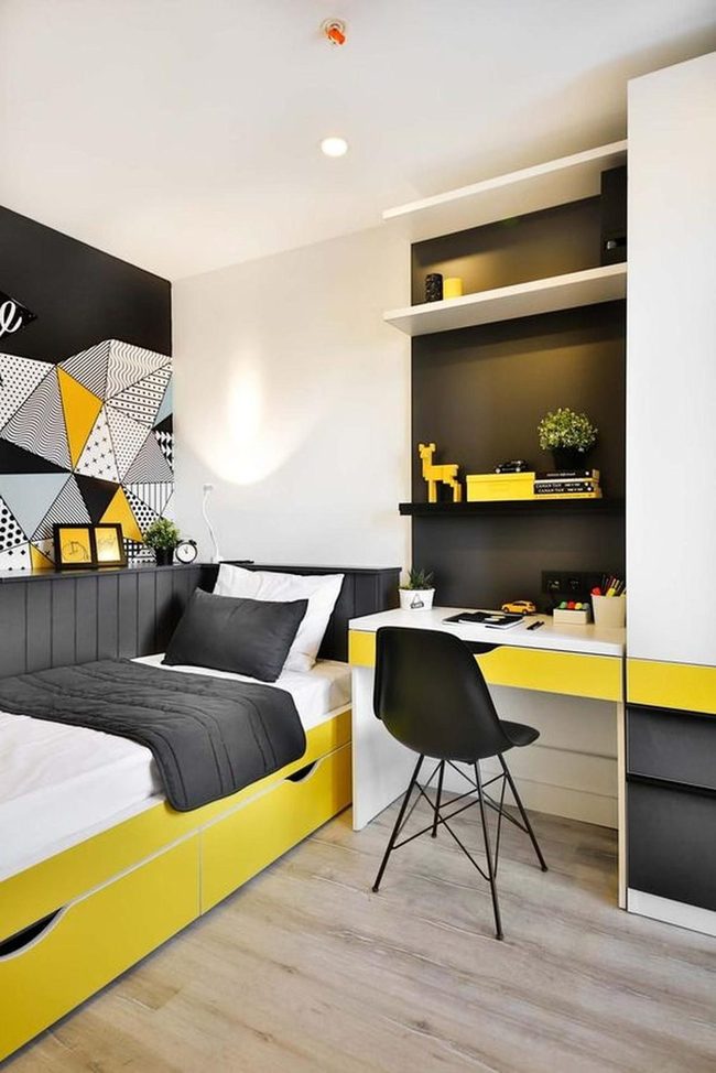 Yellow Giraffe Study Nook