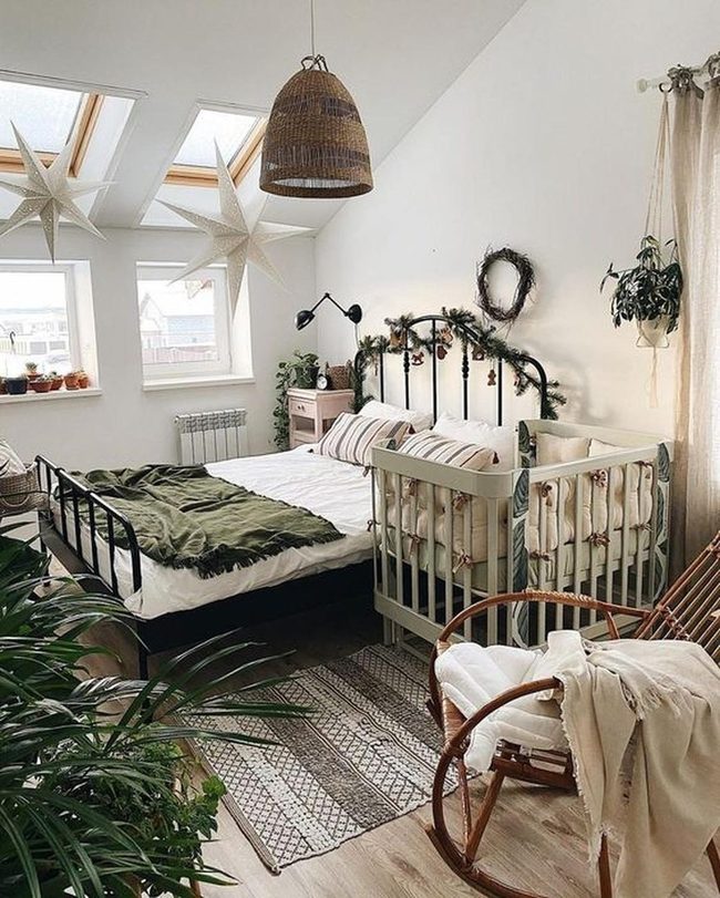 Black Metal Bed, Green Throws
