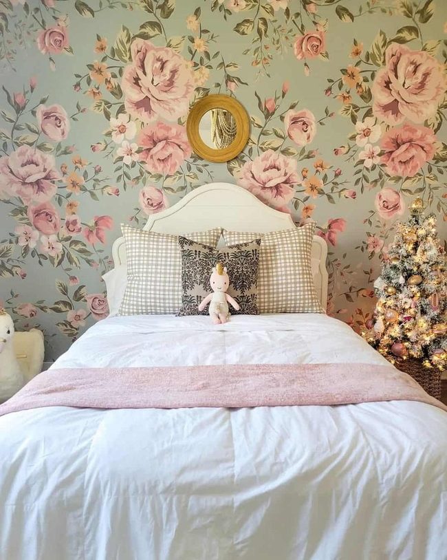 Mint Florals with Brass Warmth