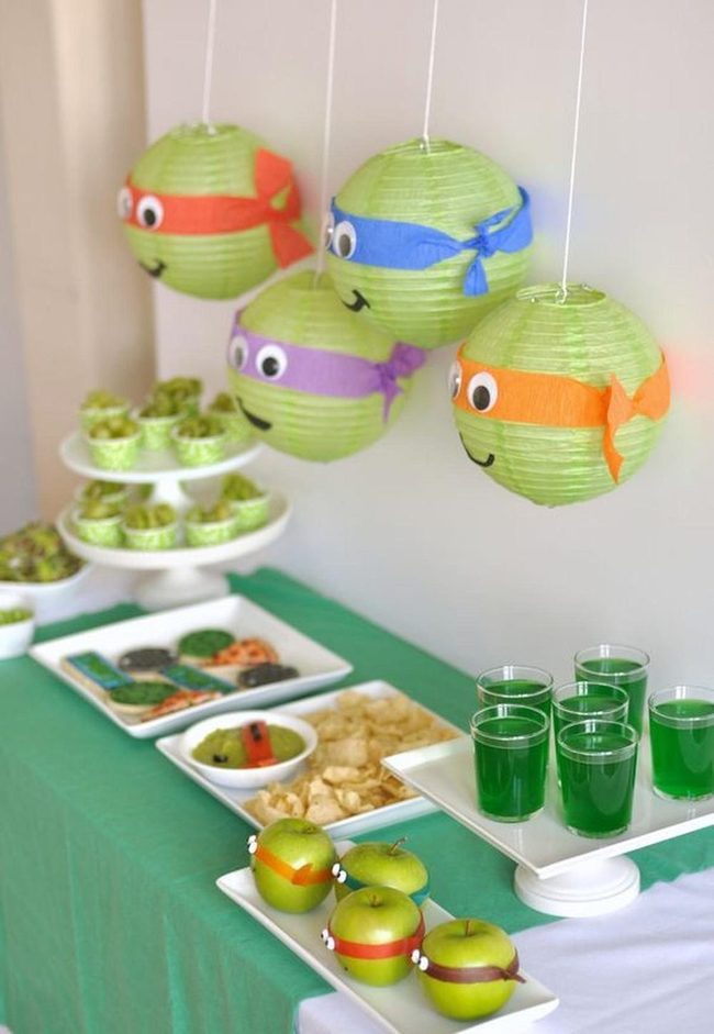 Green Paper Lanterns Party Spread