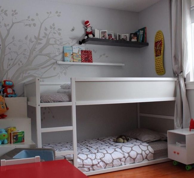 Gray Walls, Bright Toy Pops