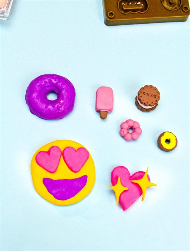 Yellow Smiley Heart Eyes Candy