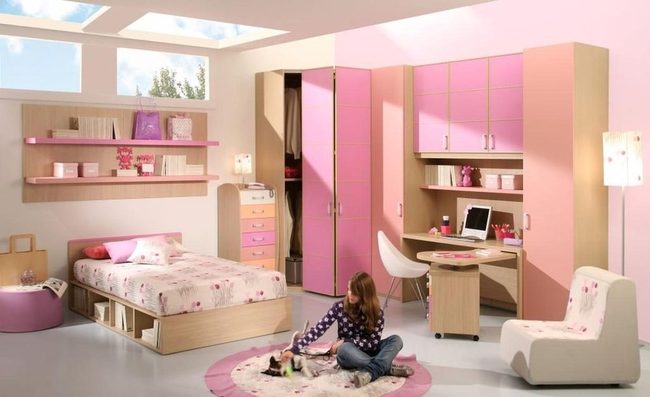 Pink Floral Bedroom Bliss