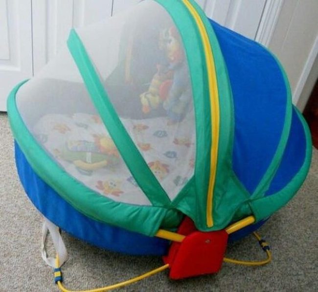 Blue Mesh Baby Bassinet