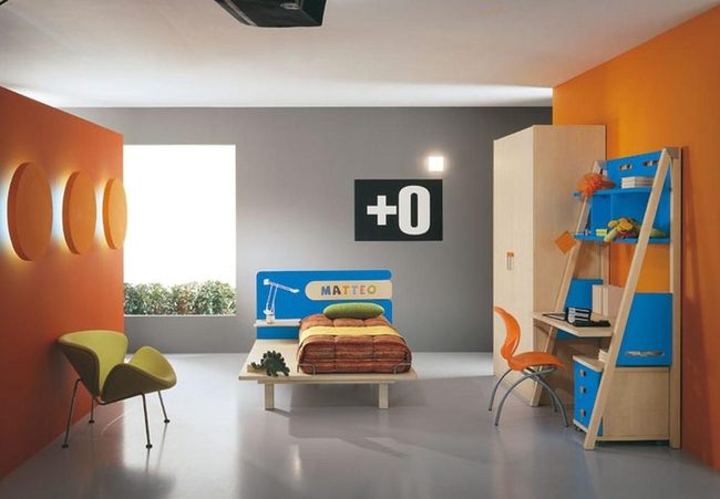 Orange Walls, Blue Headboard, Green Chairs