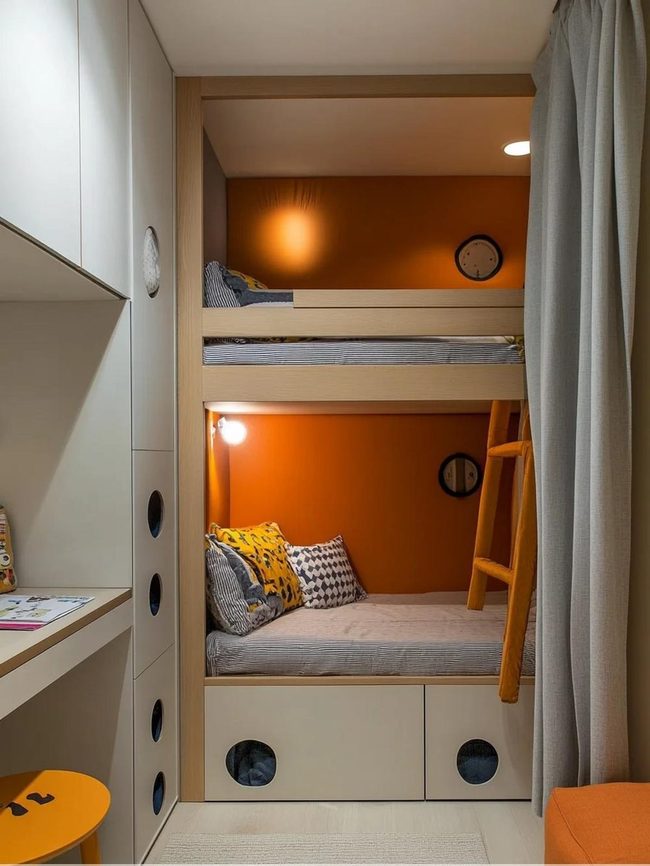 Bunk Bed Wall Strategy for Spacious Rooms