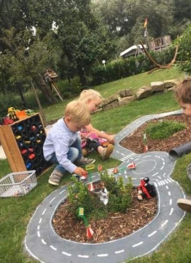 Toy Cars, Green Garden Paradise