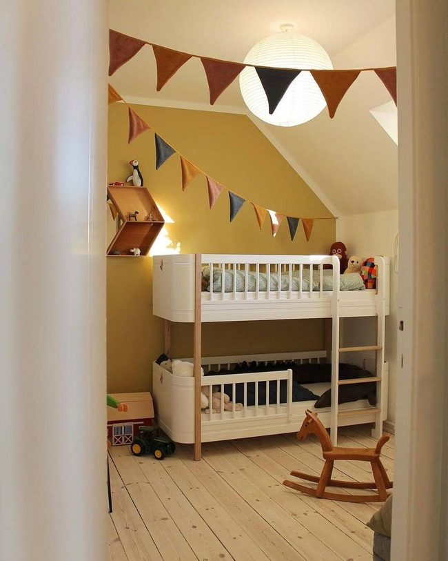 White Bunk Bed, Maximum Play Space