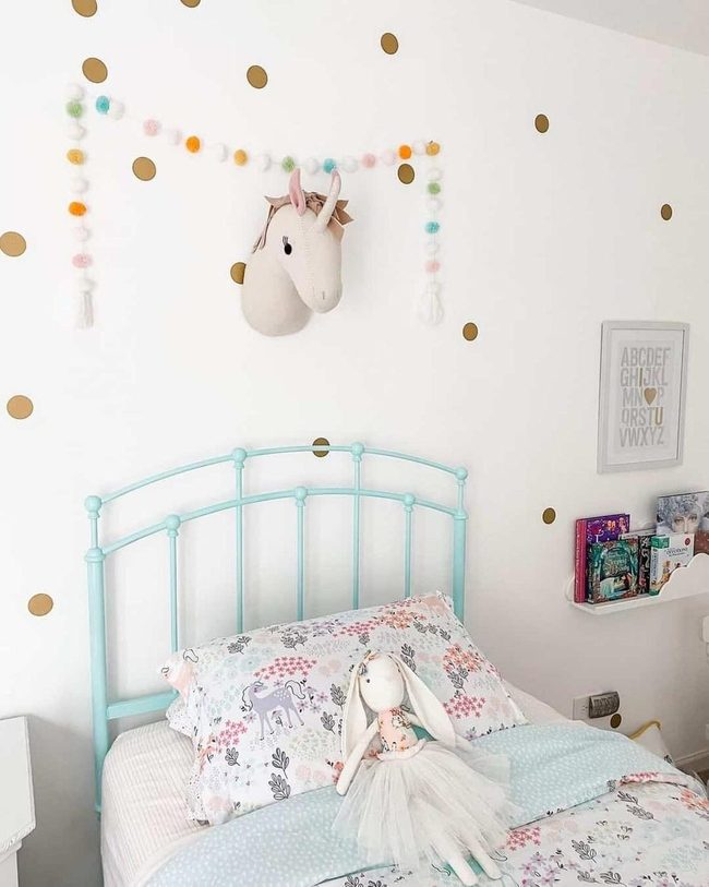 Light Blue Spindle Bed With Polka Dots