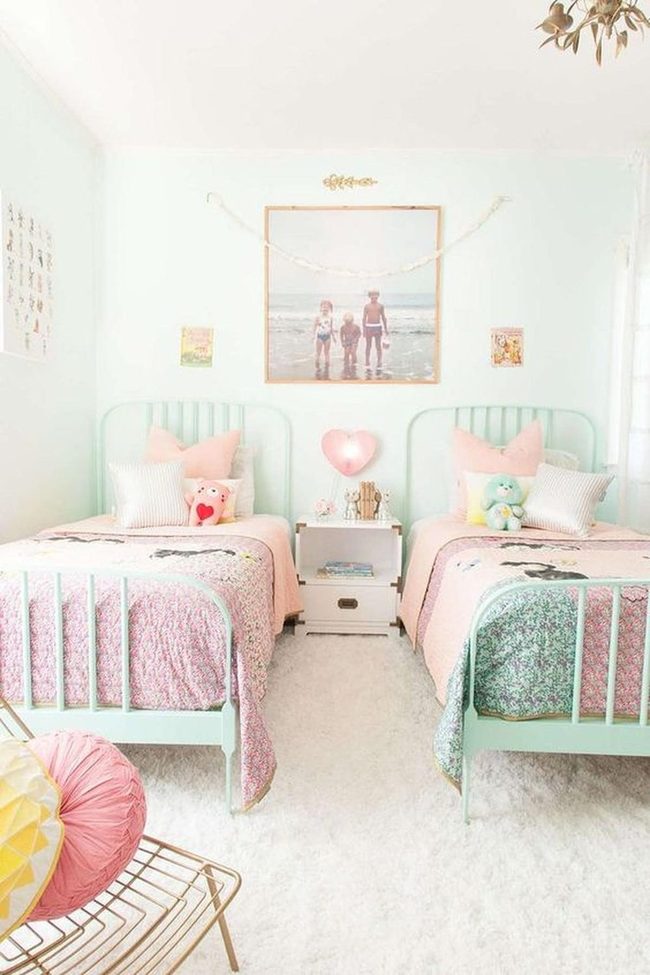 Mint Green Metal Beds With Quilts