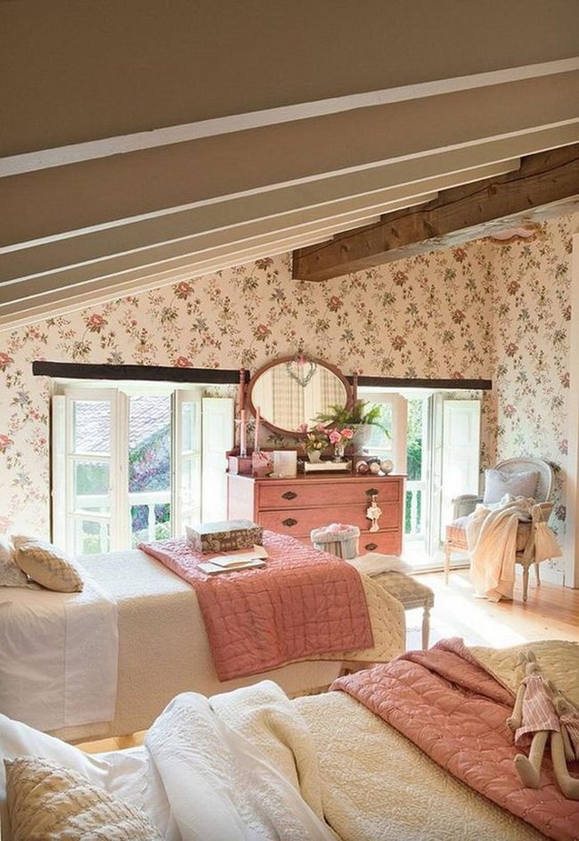 Floral Wallpaper Twin Bedroom