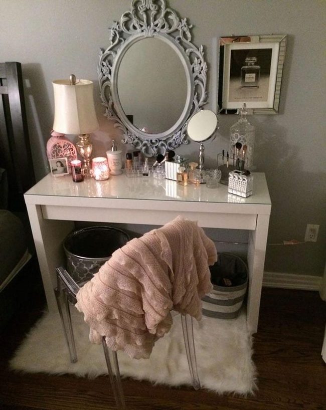 Large Mirror Vanity Station