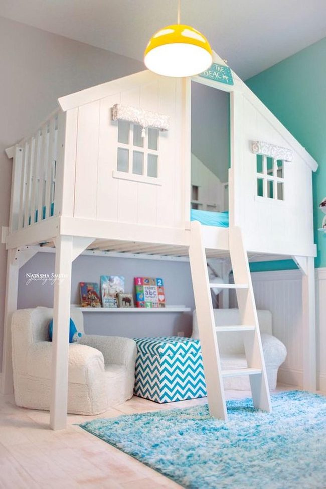 White House Loft Over Teal Dreams