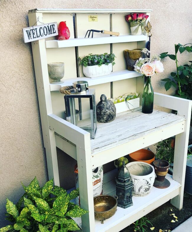 Welcoming Bench Ideal For Potting Tasks