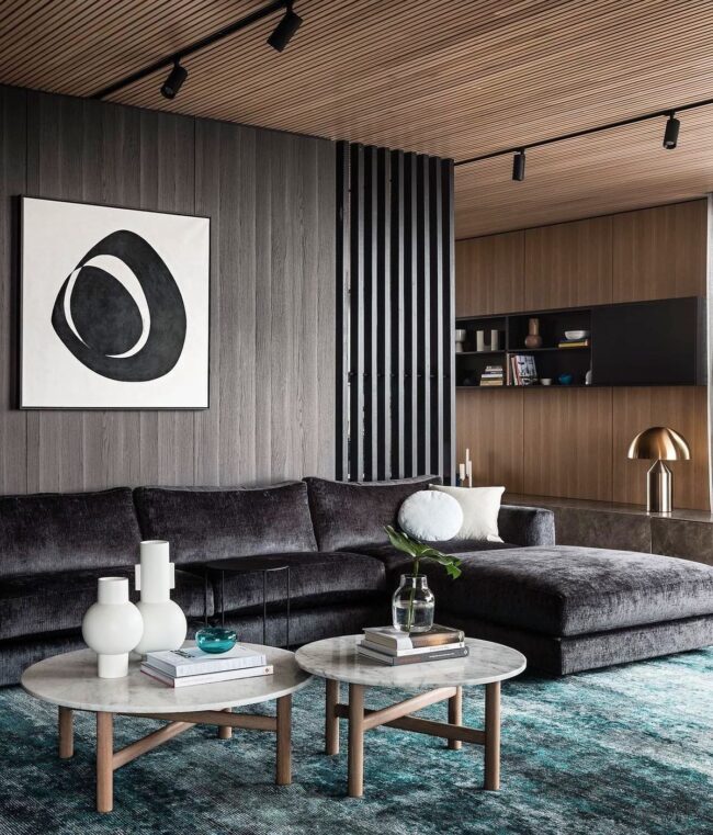 Modern Sophistication in Everyday Style