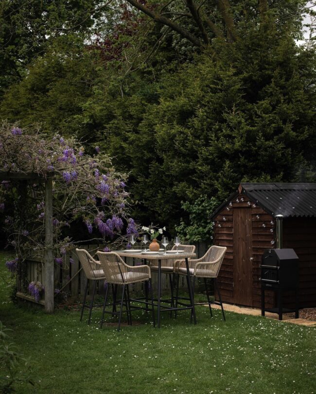 Charming Rustic Bistro Nook Retreat