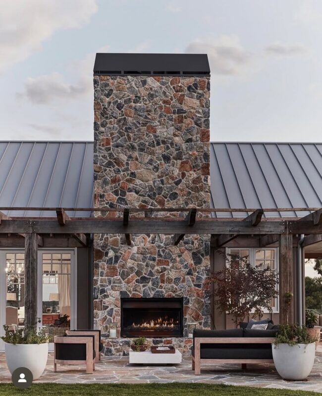How to Choose a Backyard Decor Style That Fits Your Home