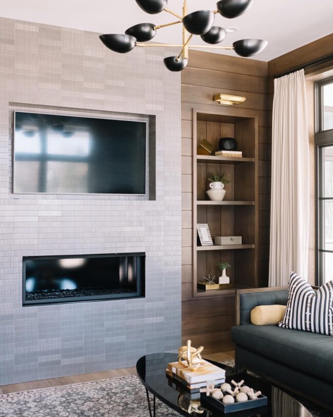 How to Choose the Right Fireplace for a TV Setup