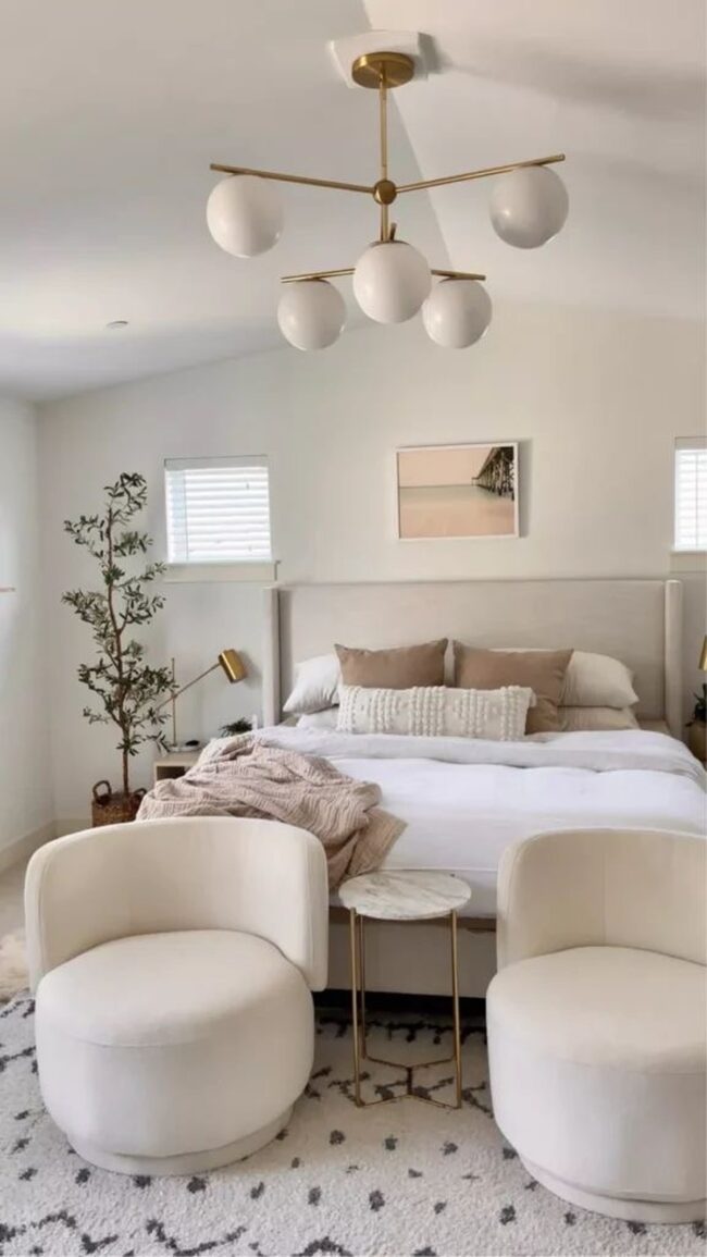 Chic Circle: Modern Gathering Area