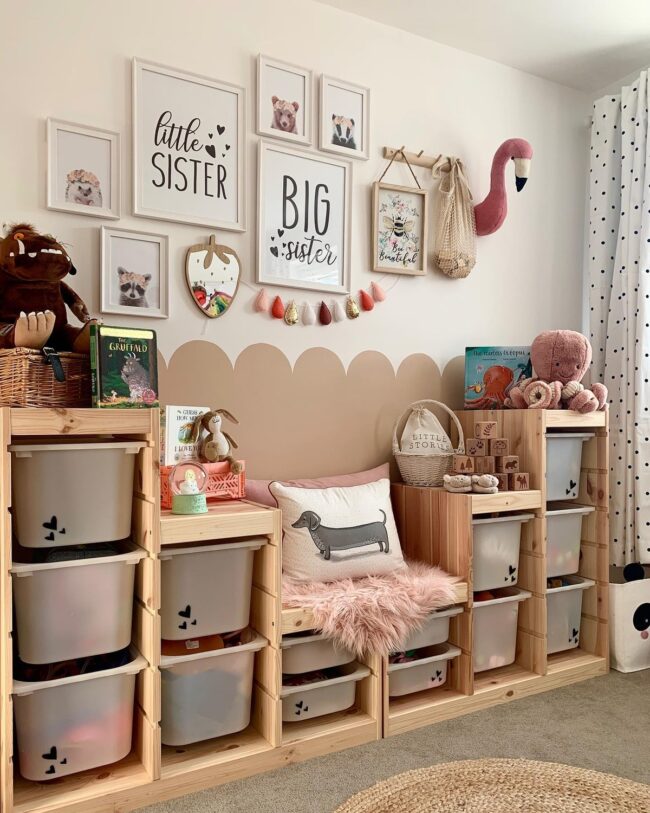 Stylish Wooden Storage Bench Solution