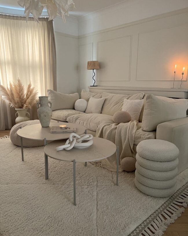 Chic Simplicity in Neutral Tones