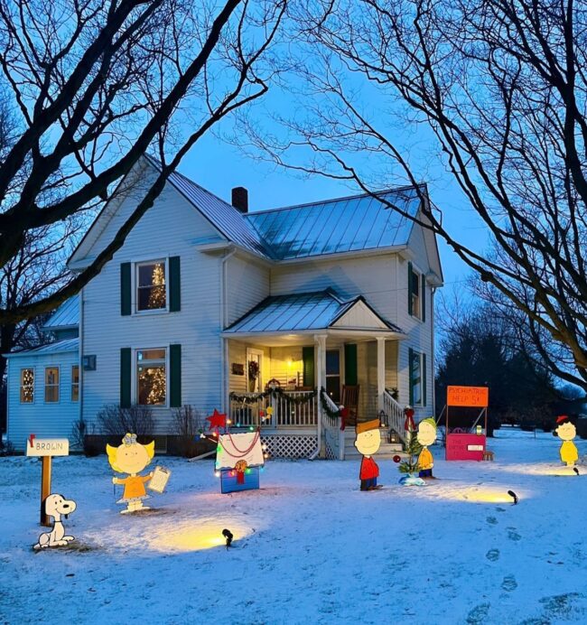 A Fun Holiday Yard Display with Peanuts Theme