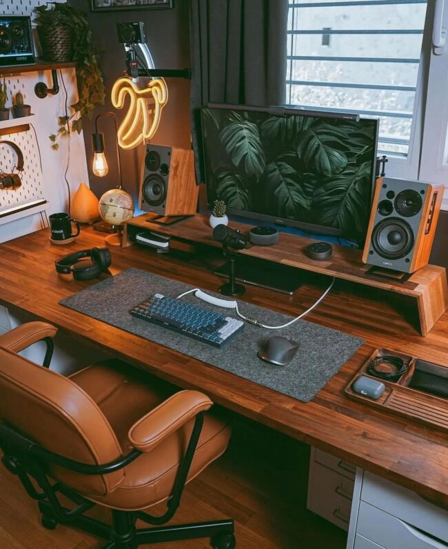A Classic Office Revived