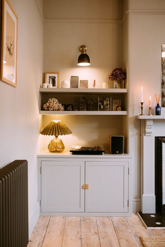 Inviting Illumination with Uncomplicated Charm