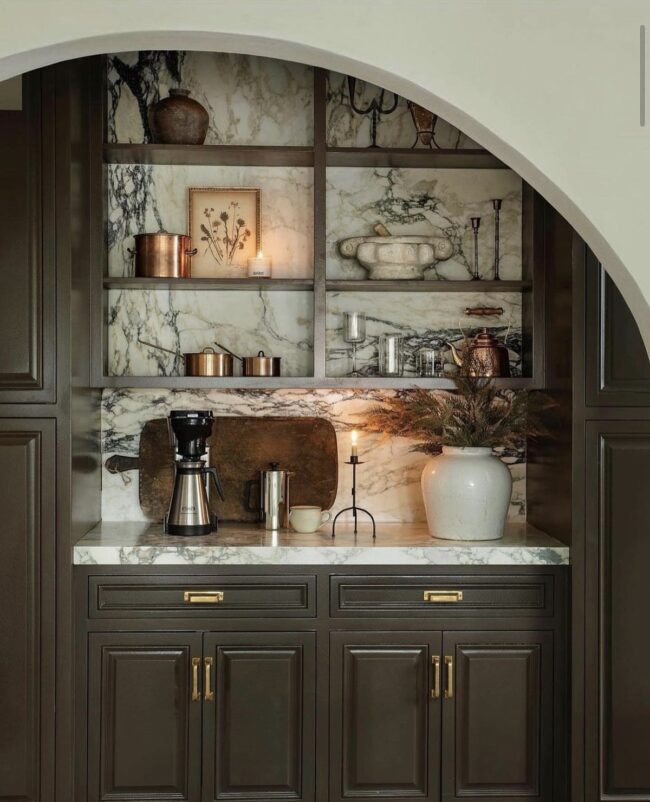 Curved Nook Radiating Unique Character