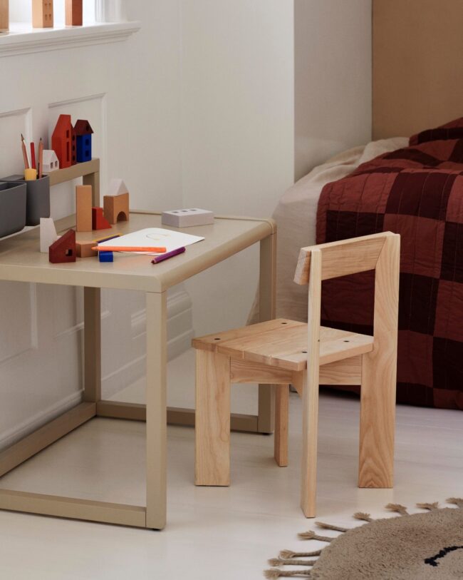 Serenity in Study as the Minimalist's Dream