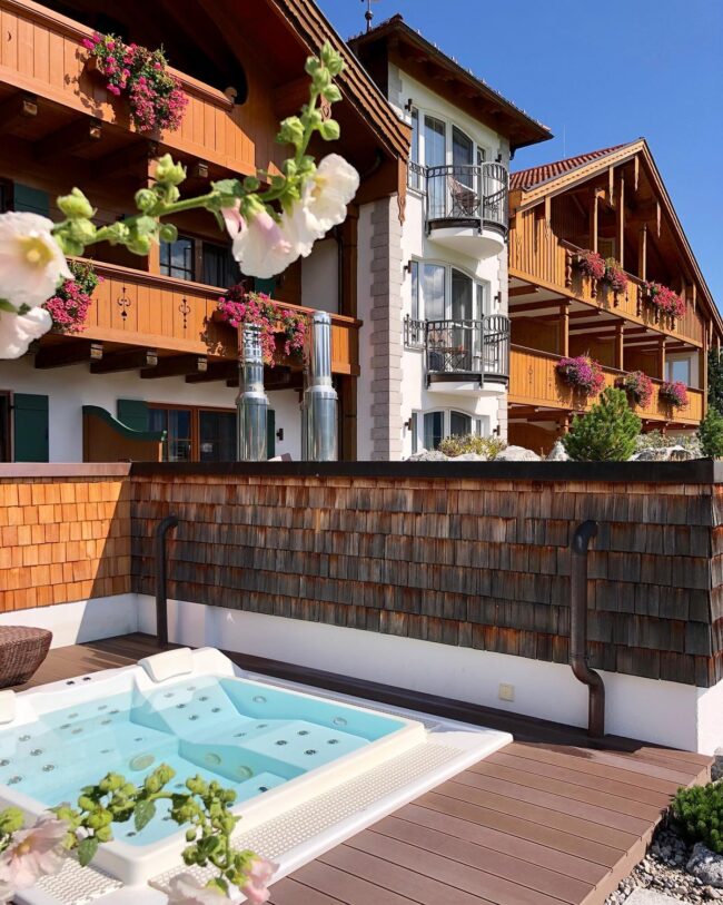 Alpine Chalet-Style Jacuzzi