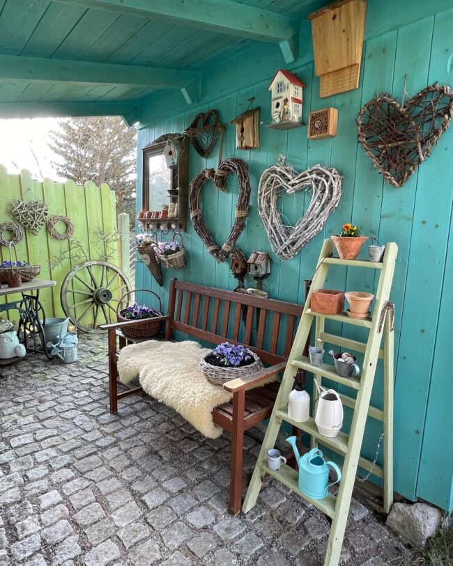 Charming Wicker Heart Bench Design