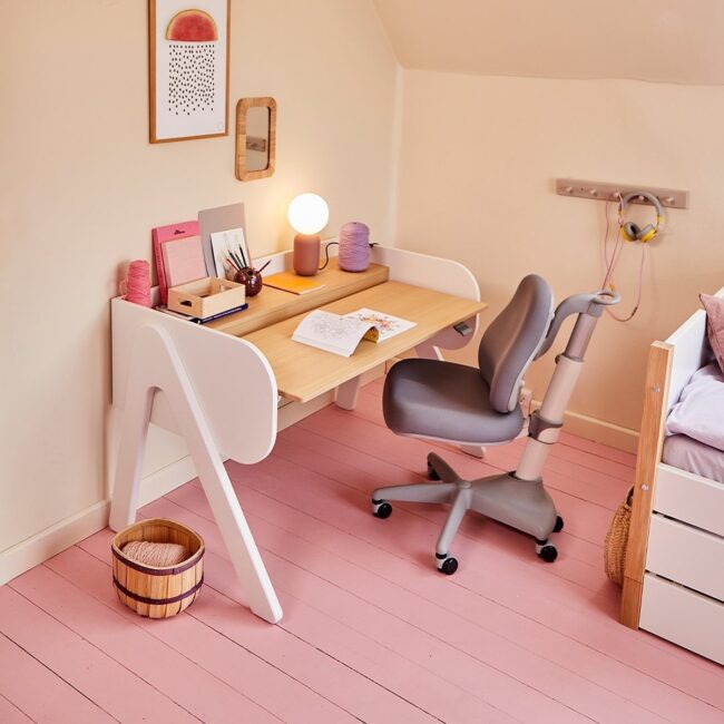 Soft Hues and Sleek Design for Study Spots