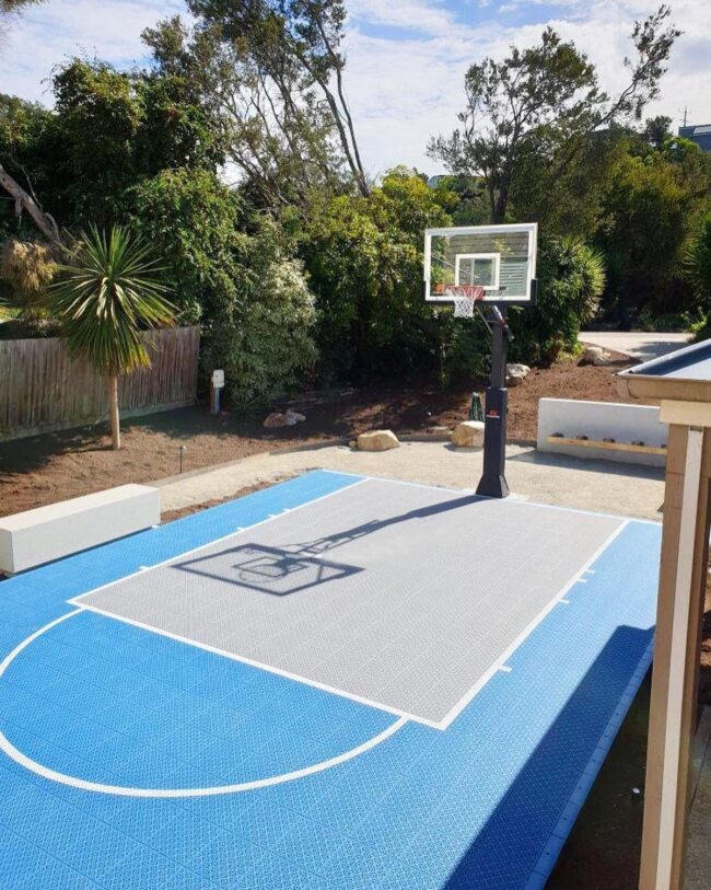 Streamlined Blue and Grey Compact Court