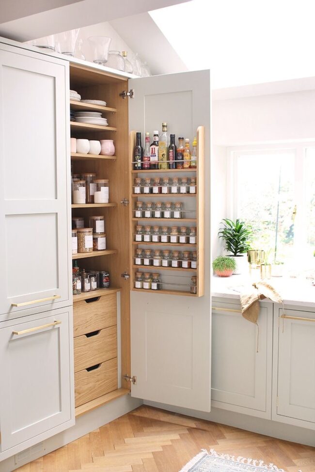 Pull-Out Pantry Shelves for Clever Storage